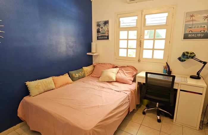 Charmant appartement F4 haut de villa avec terrasses, jardinet et belle vue