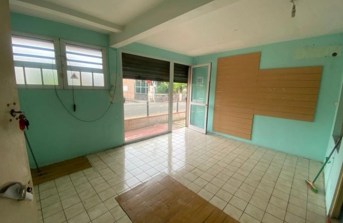 Location Local commercial 26m&sup2; 2 pi&#232;ces Saint-Esprit