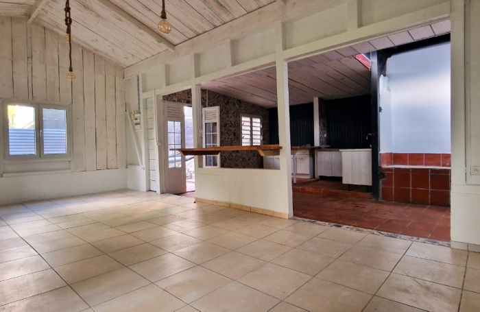 Ensemble immobilier composée de 3 maisons rénovées (T2 et T3) - Plateau Fofo - SCHOELCHER