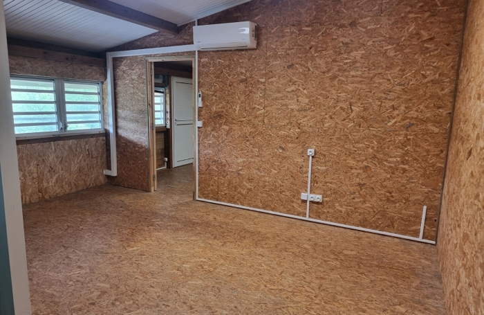 Location Bureaux 45m² Sainte Luce