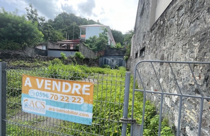 Terrain  Bourg - SAINT-PIERRE