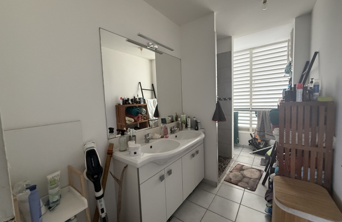 Appartement F3 avec locataire en place, belle vue dégagée, sans vis-à-vis à Terreville - SCHOELCHER