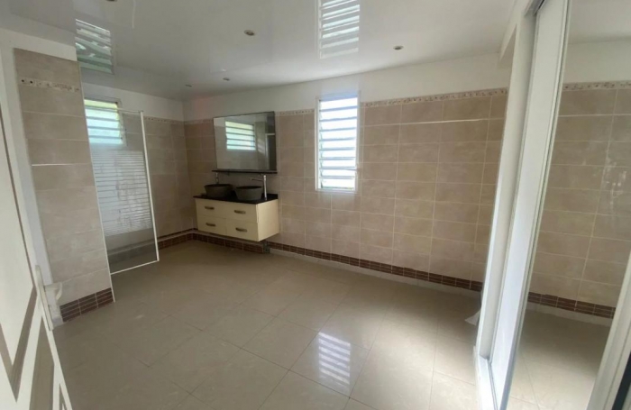 Location Appartement 175m&sup2; 5 pi&#232;ces Le Robert