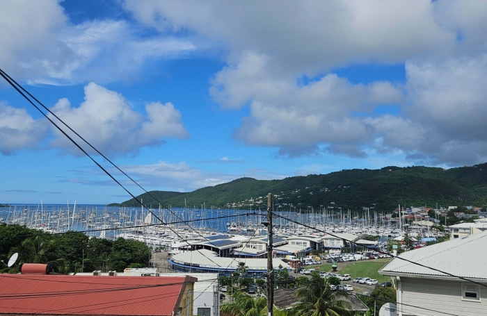 Lumineux F2/3 meublé avec vue sur la Marina