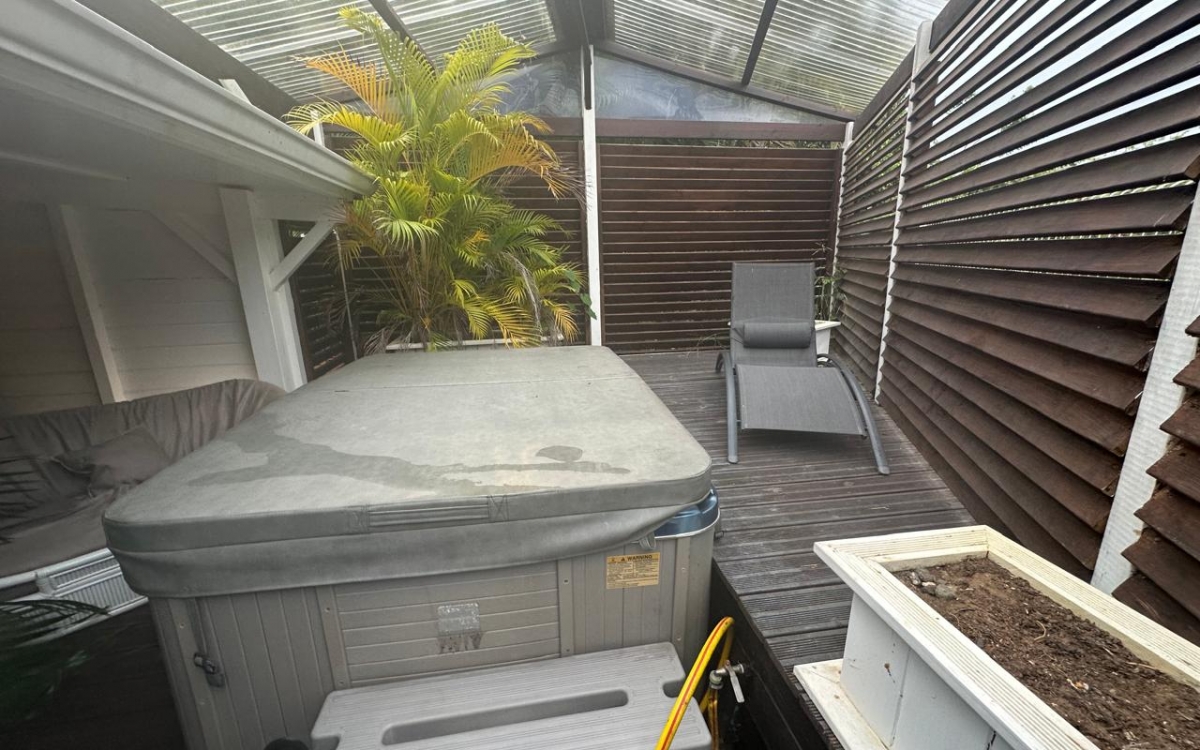 A LOUER local commercial 80m² meublé equipé climatisé