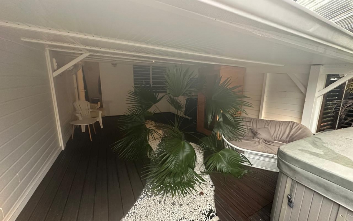 A LOUER local commercial 80m² meublé equipé climatisé