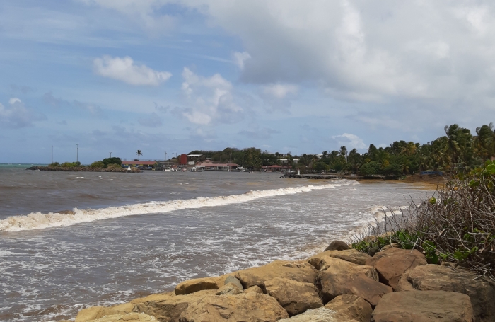  Sur la plage...parcelle de 468 m2 à la Pointe FAULA