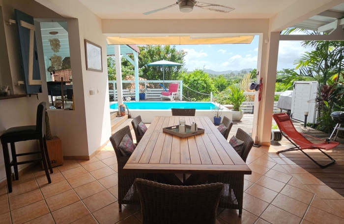 Maison F4/F5 avec piscine et grandes terrasses