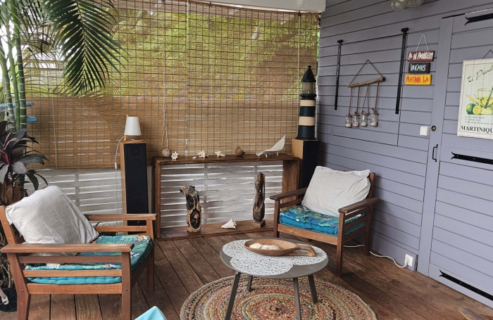 Maison F4/F5 avec piscine et grandes terrasses