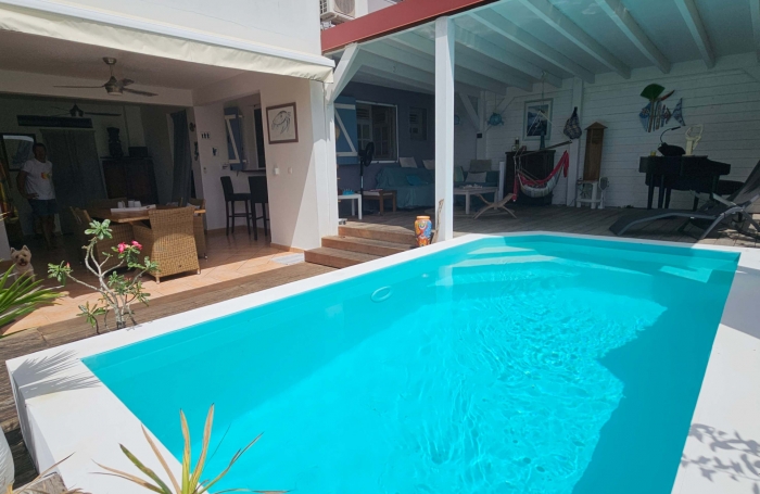 Maison F4/F5 avec piscine et grandes terrasses
