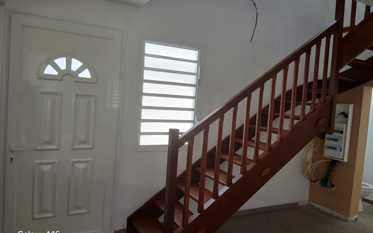 Villa T5 Neuve avec Piscine 300 m de la Plage- Anse-à-l'ane