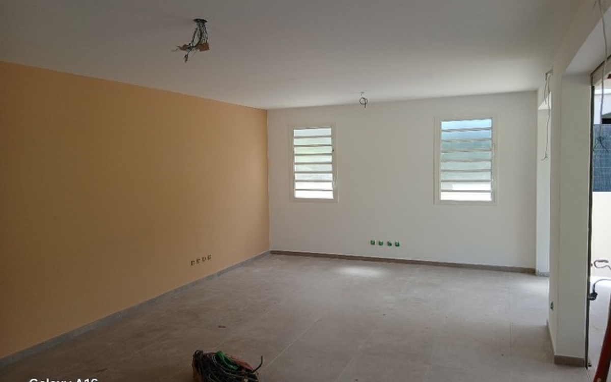 Villa T5 Neuve avec Piscine 300 m de la Plage- Anse-à-l'ane