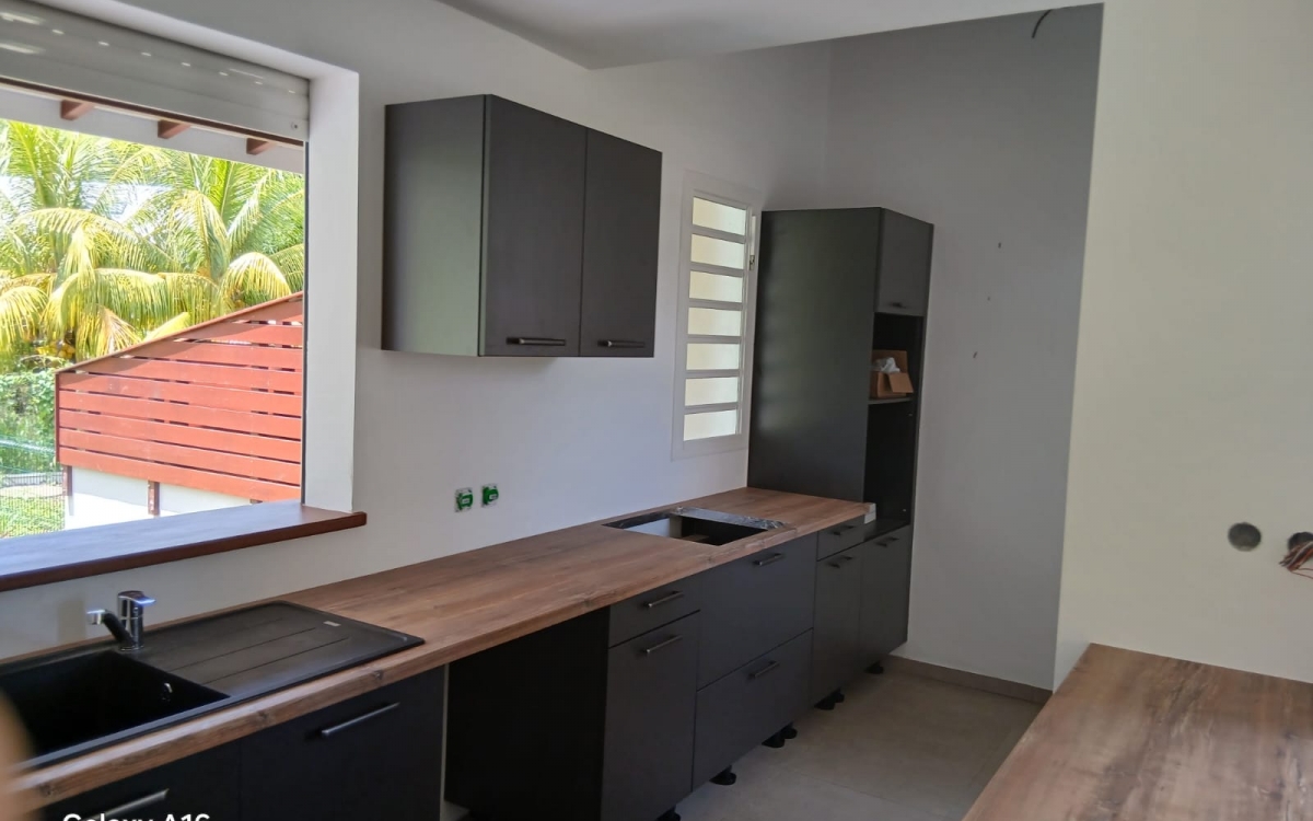 Villa T5 Neuve avec Piscine 300 m de la Plage- Anse-à-l'ane