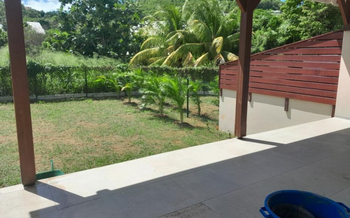 Villa T5 Neuve avec Piscine 300 m de la Plage- Anse-à-l'ane