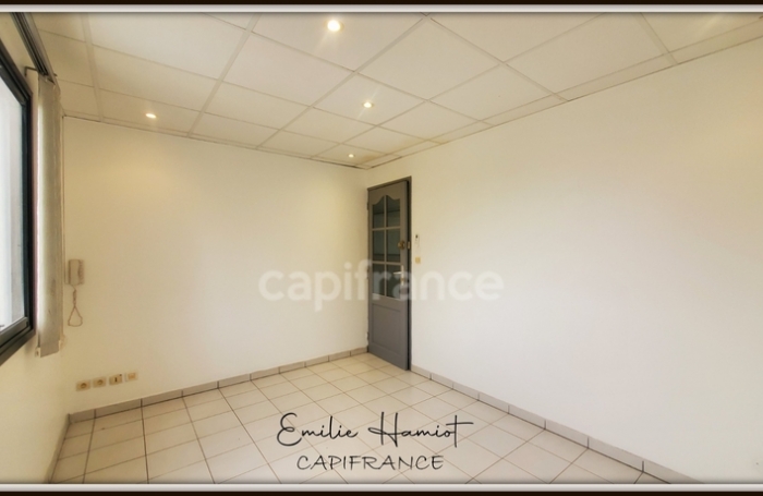 Location Bureaux 11m&sup2; 1 pi&#232;ce Le Lamentin