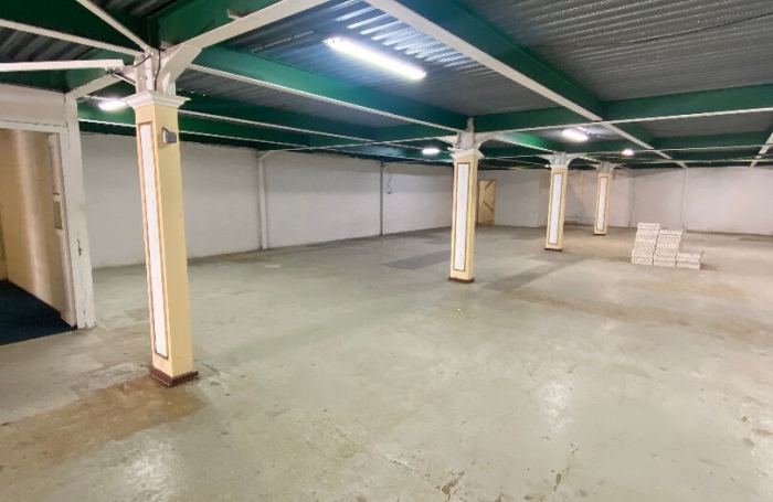 Location Entrepot 360m&sup2; Saint-Joseph