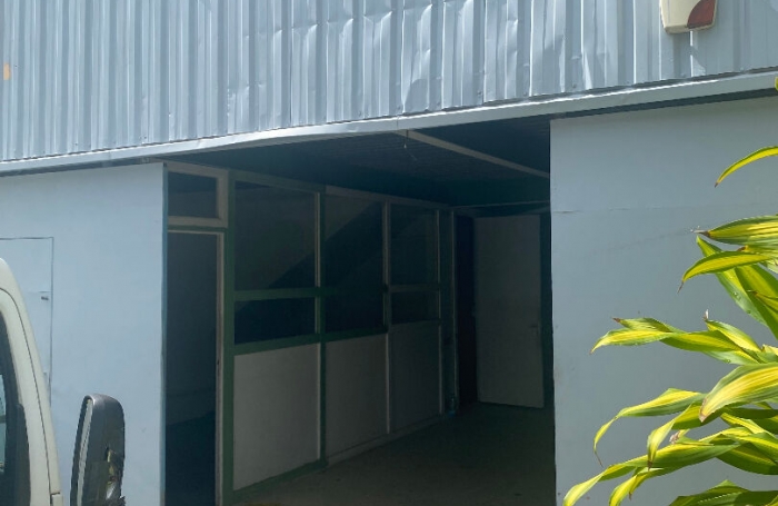 Location Entrepot 360m&sup2; Saint-Joseph