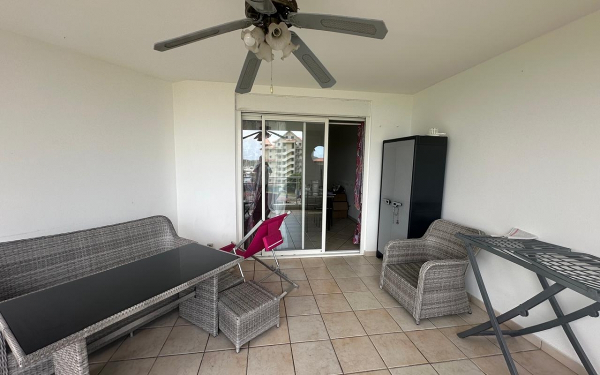 BEL APPARTEMENT DE TYPE 3 1ER ETAGE RESIDENCE SECURISEE