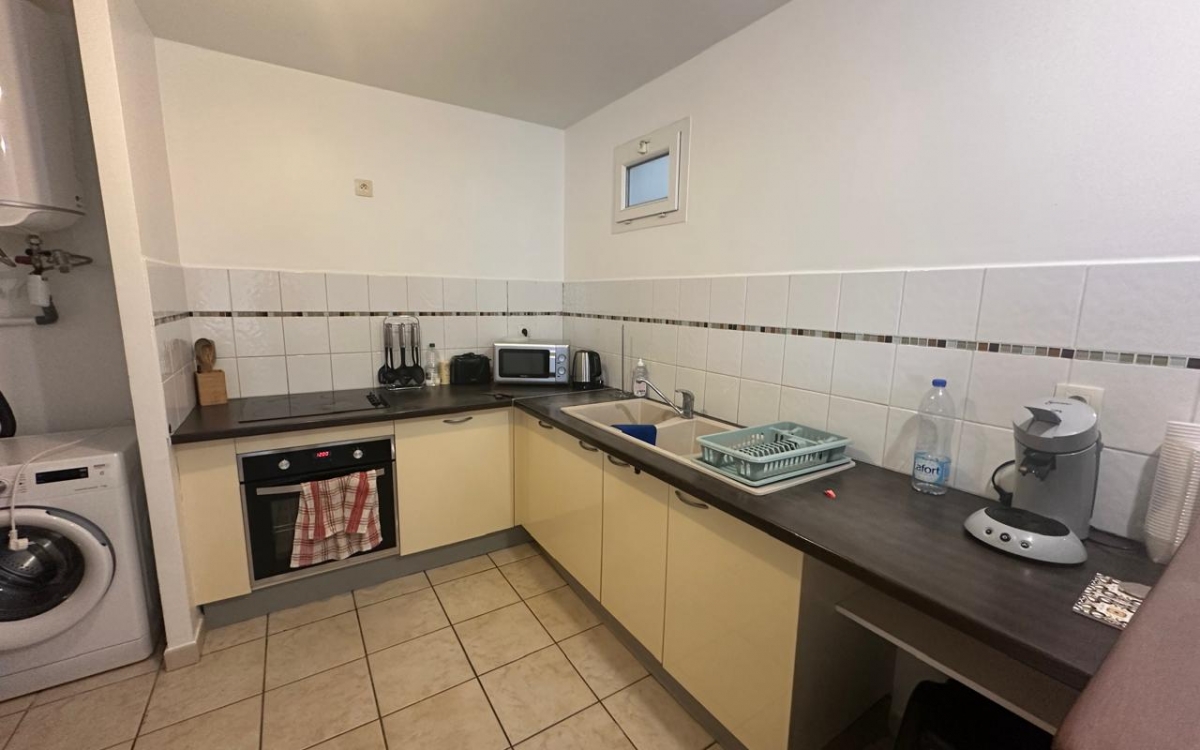 BEL APPARTEMENT DE TYPE 3 1ER ETAGE RESIDENCE SECURISEE