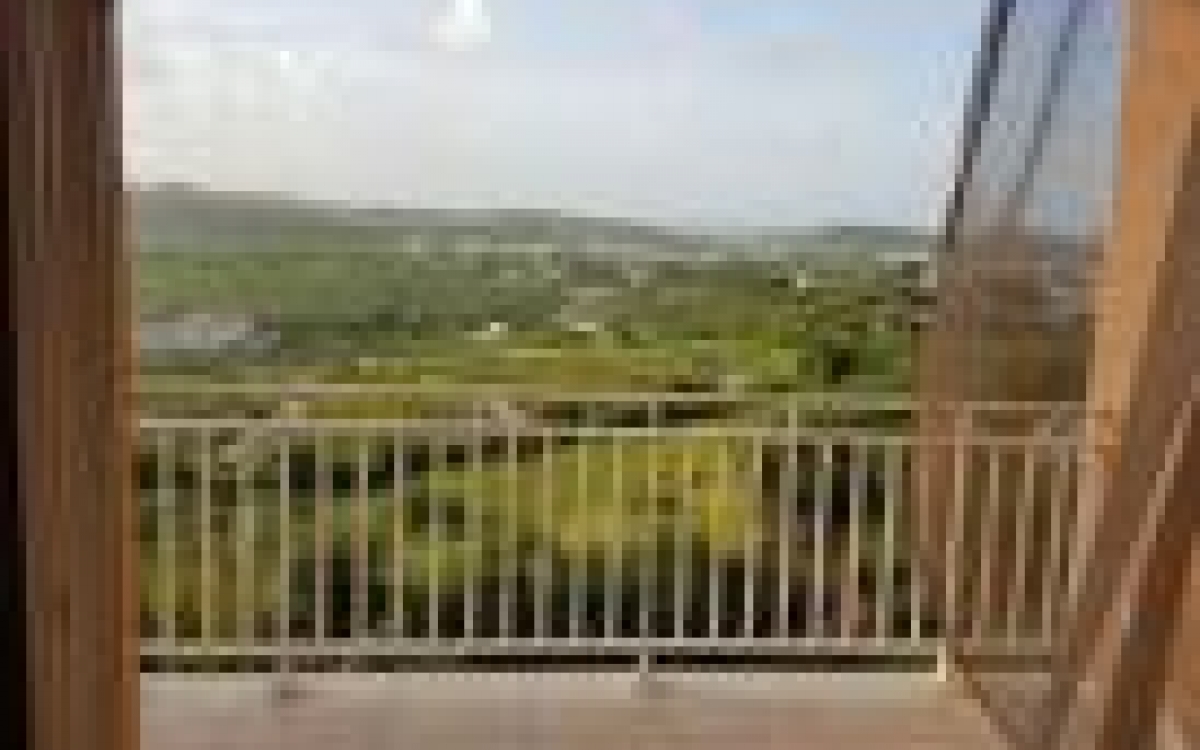 LOCATION APPARTEMENT SPACIEUX AVEC VUE MER AU VAUCLIN