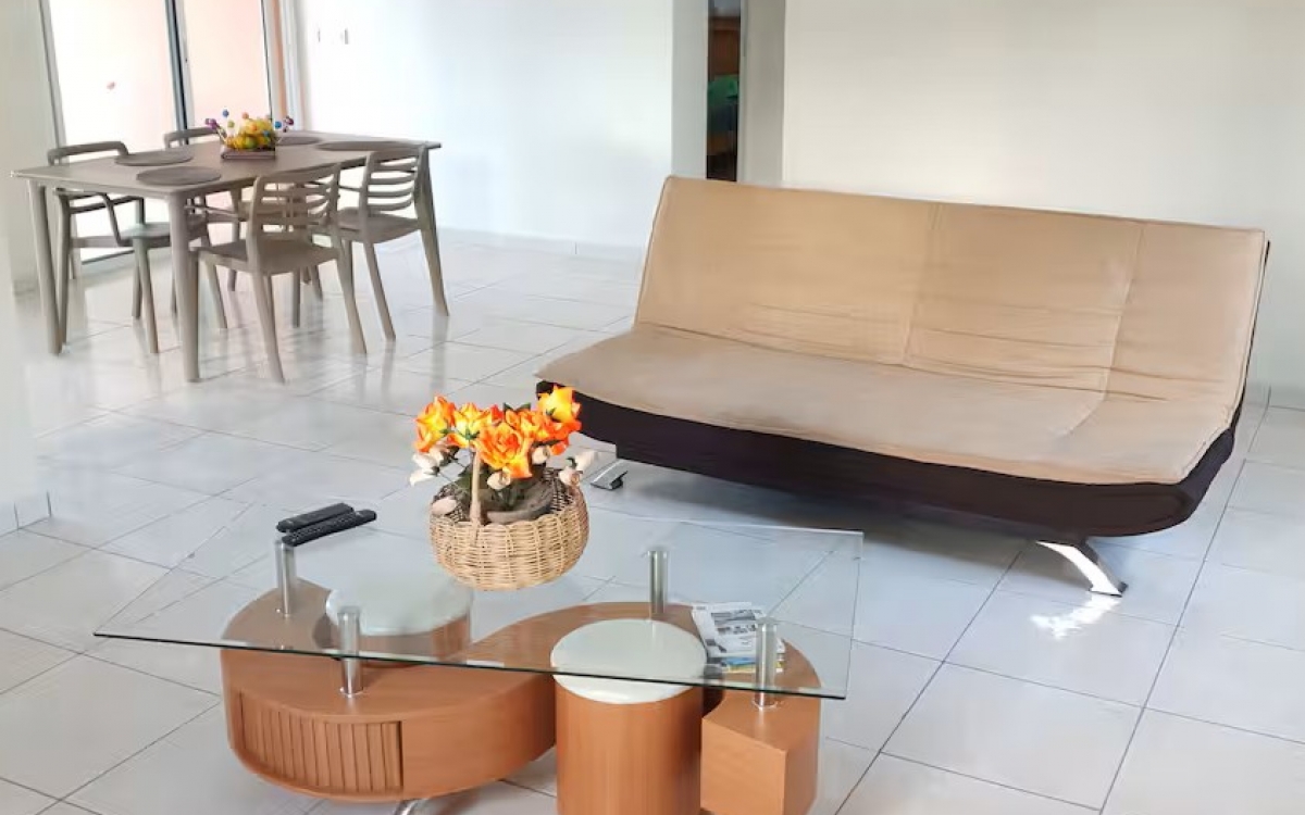 LOCATION APPARTEMENT SPACIEUX AVEC VUE MER AU VAUCLIN