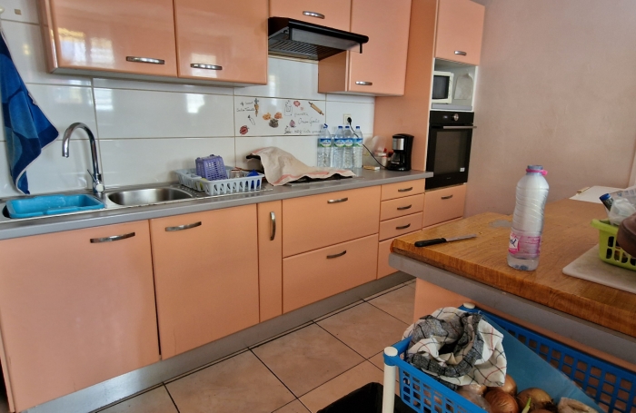 &Agrave; vendre : Charmante maison de ville sur deux niveaux