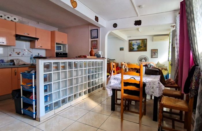 &Agrave; vendre : Charmante maison de ville sur deux niveaux