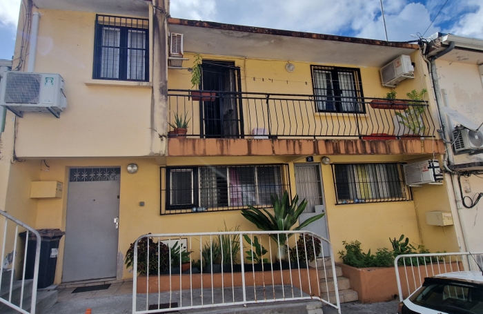 &Agrave; vendre : Charmante maison de ville sur deux niveaux