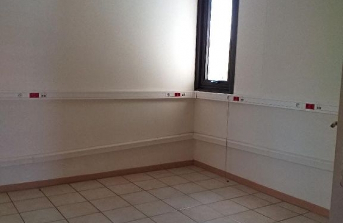 Location Bureaux 67m&sup2; Le Lamentin