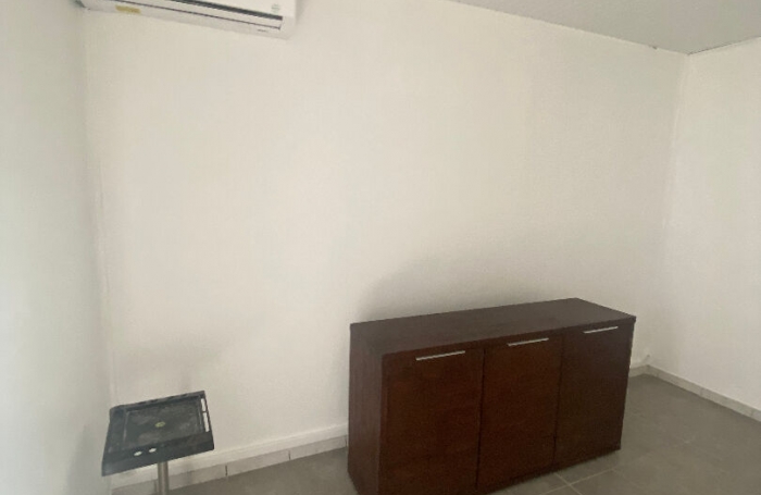 Location Local commercial 60m&sup2; Le Lamentin