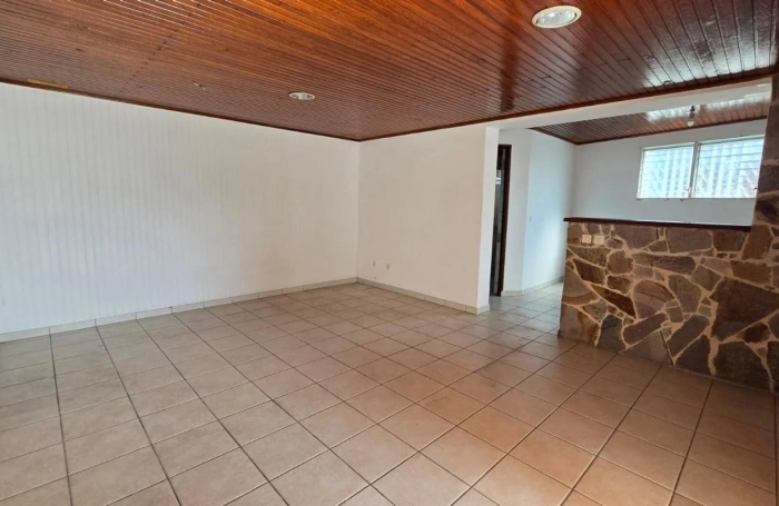 Location Local commercial 3 pi&#232;ces Ducos