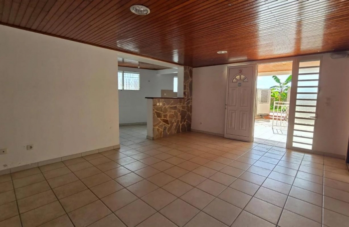 Location Local commercial 3 pi&#232;ces Ducos