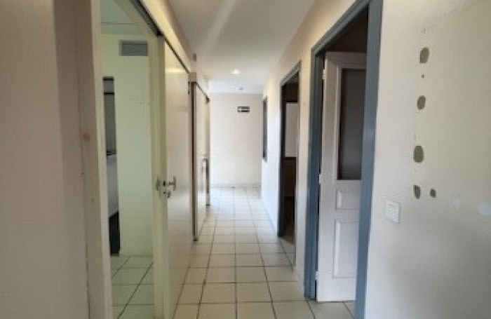 Location Local commercial 97.69m&sup2; 10 pièces Schoelcher