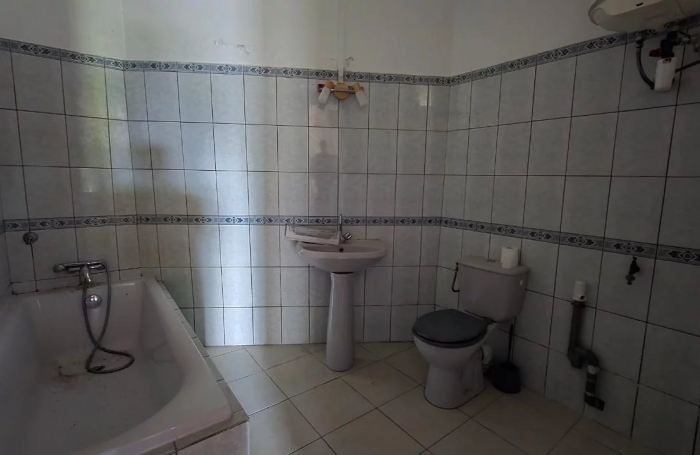 Location Local commercial 3 pi&#232;ces Ducos