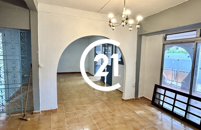 Vente Maison 185.00m&sup2; 7 pièces Saint-Joseph