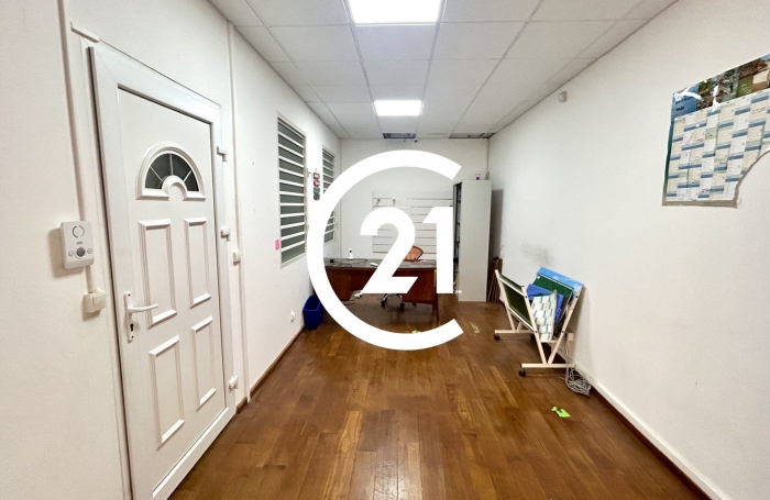 Location Bureaux 30m&sup2; 1 pièce Fort de france
