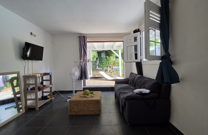 &Agrave; vendre : Appartement T3 face &agrave; la piscine, proche plage, avec grande terrasse &agrave; CASE-PILOTE
