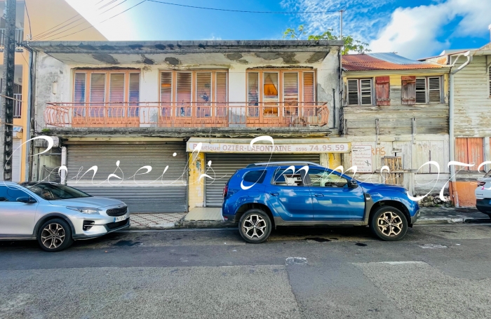 &Agrave; Vendre   Ensemble Immobilier &agrave; r&eacute;inventer   Bourg du Marin