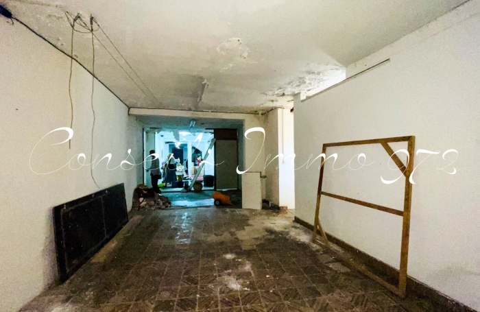 &Agrave; Vendre   Ensemble Immobilier &agrave; r&eacute;inventer   Bourg du Marin