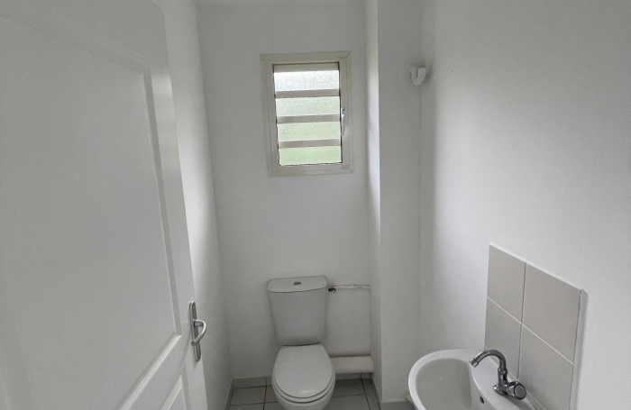 &Agrave; louer : Appartement T4 dernier &eacute;tage avec terrasse et parking