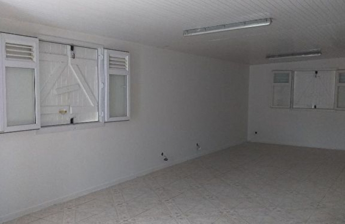 Location Local commercial 125m&sup2; Saint-Joseph