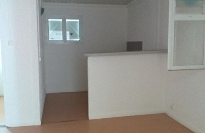 Location Local commercial 125m&sup2; Saint-Joseph