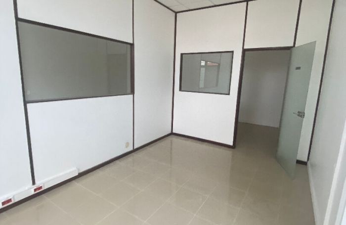 Location Bureaux 50m&sup2; Le Lamentin