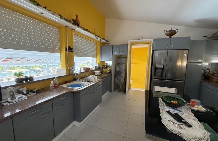 Superbe propri&eacute;t&eacute; en impasse avec vue mer - SHOELCHER