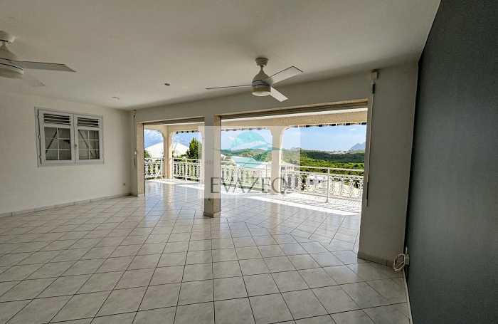 Villa 240m2 - 4 chambres - Piscine - SAINTE-LUCE