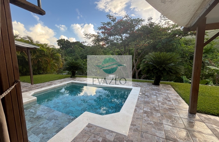 Villa 168m2 2ch + T2 ind&eacute;pendant - Piscine - LE MARIN