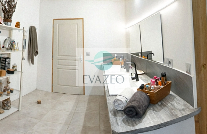 Villa 168m2 2ch + T2 ind&eacute;pendant - Piscine - LE MARIN