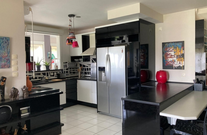 Vente Appartement 88.52m&sup2; 4 pi&#232;ces Fort de france