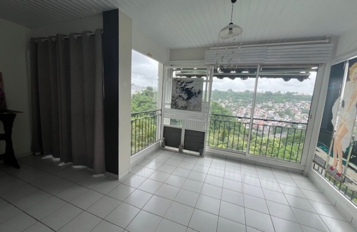 Vente Appartement 88.52m&sup2; 4 pi&#232;ces Fort de france