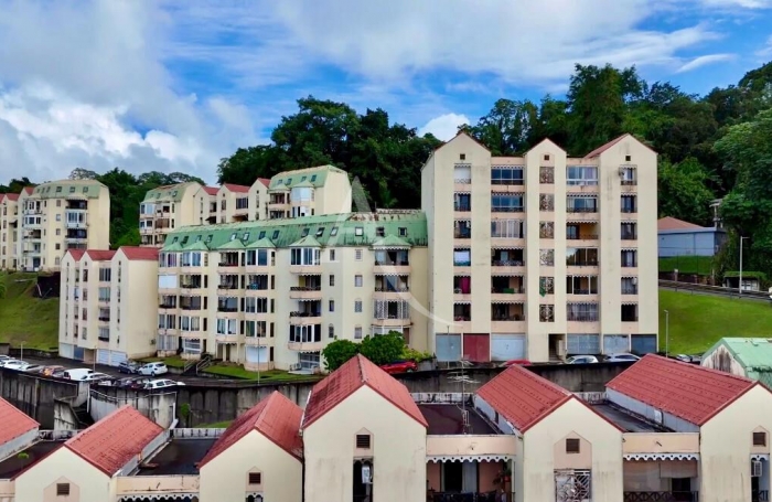 Vente Appartement 57.59m&sup2; 3 pi&egrave;ces Fort de france